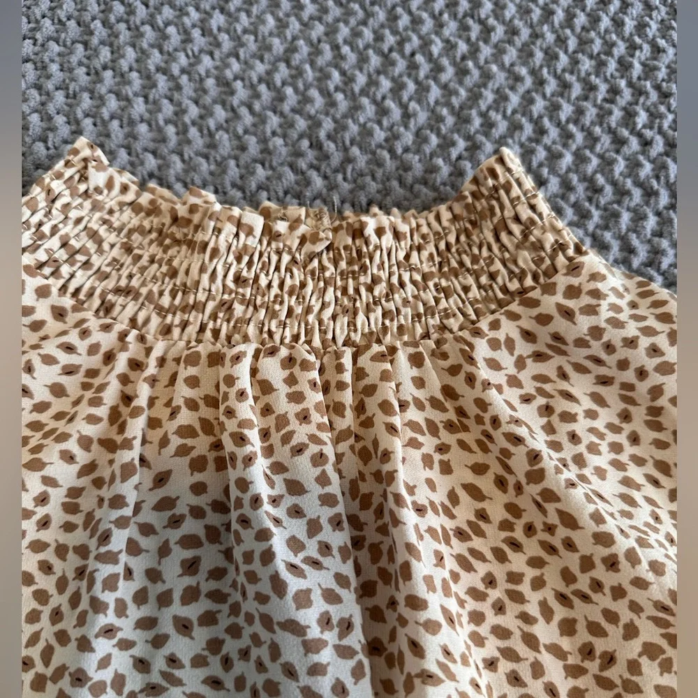 Sleeveless Beige Printed Tie-Hem Top - Picture 5 of 9